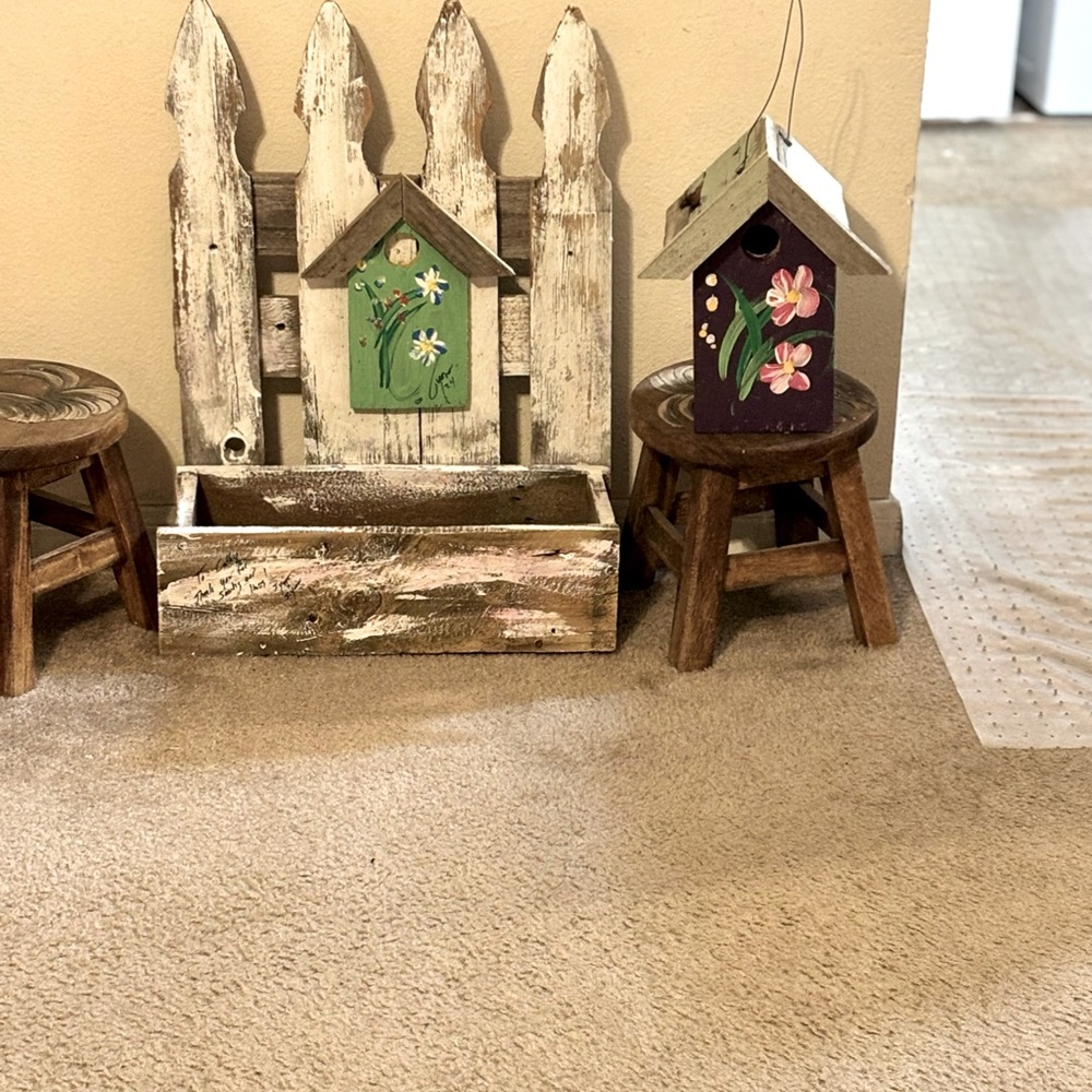 I’m selling outdoor bird feeder and outdoor decoration…. From GBA Stores!!!!